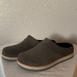 NWOT Merrell Juno Suede Clogs. Sz. 6.5
